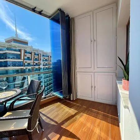 Azura Park Apartment *