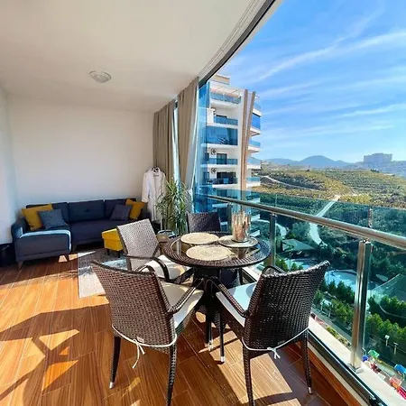 Azura Park Apartment *
